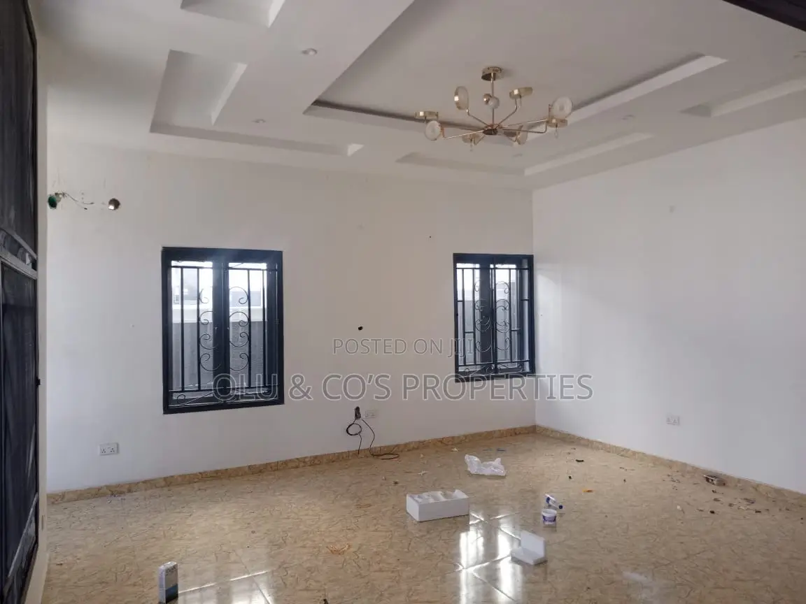 3bdrm Block of Flats in An Estate Around, Lugbe District for rent in Lugbe District