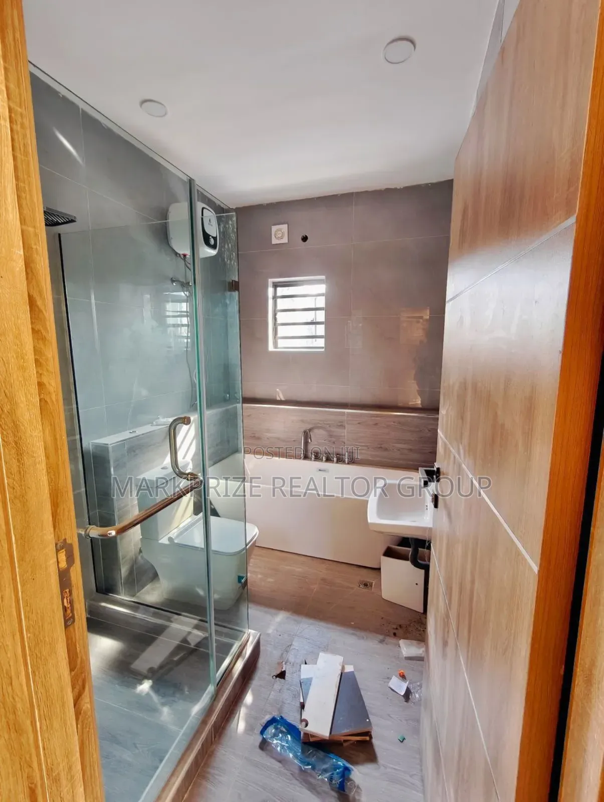 4bdrm Duplex in Allen Ikeja for sale in Allen Avenue