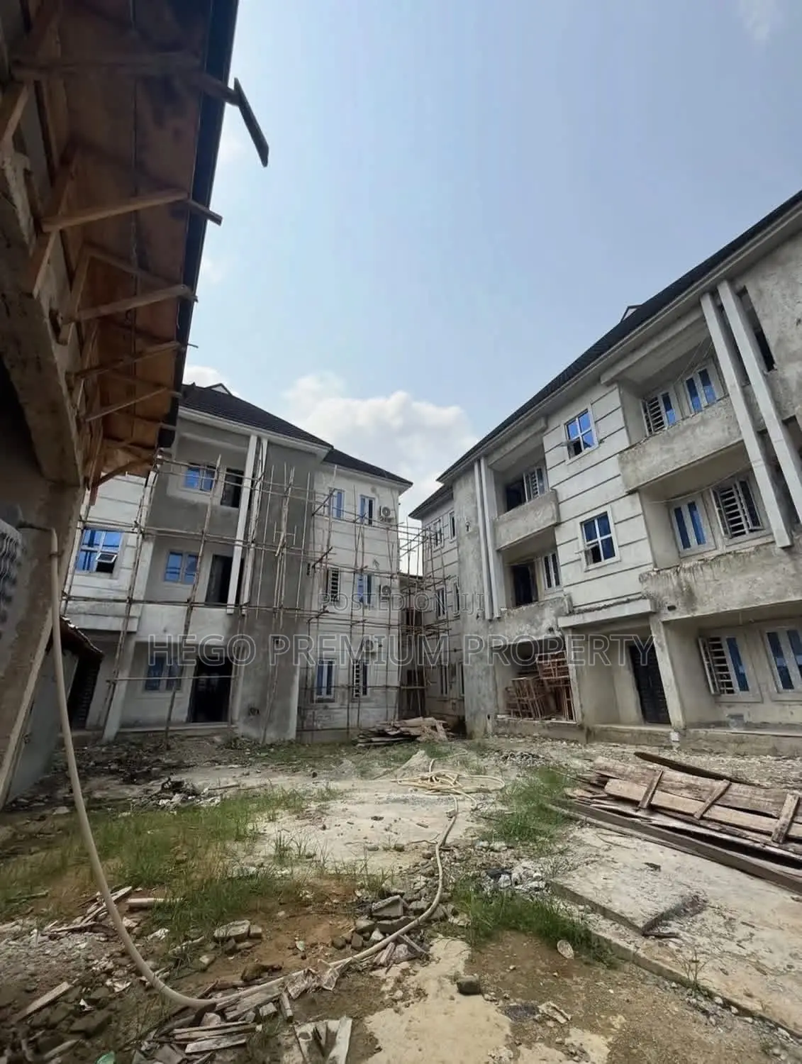 2bdrm Apartment in Ada George New Road, Obio-Akpor for sale in Obio-Akpor