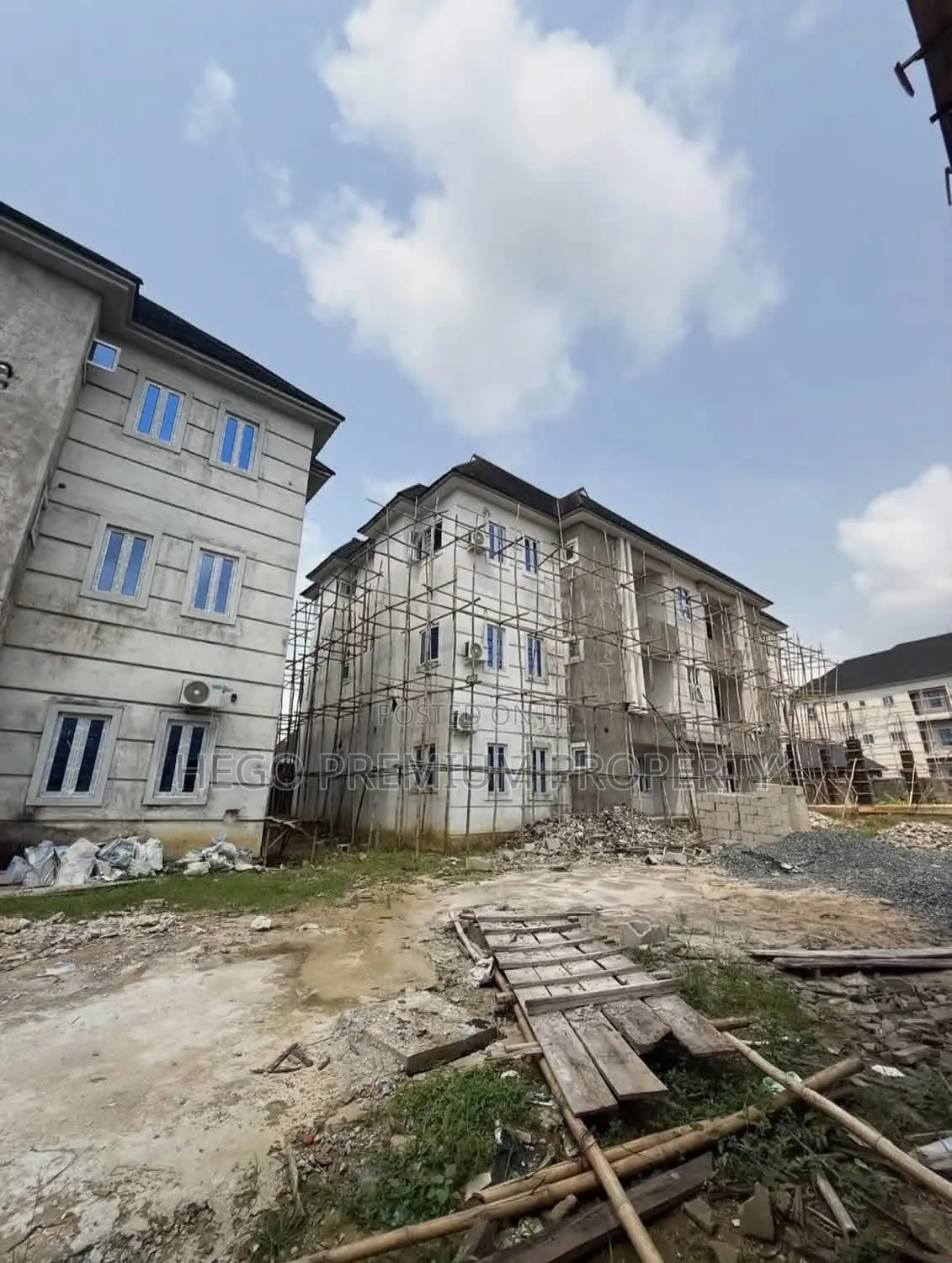 2bdrm Apartment in Ada George New Road, Obio-Akpor for sale in Obio-Akpor