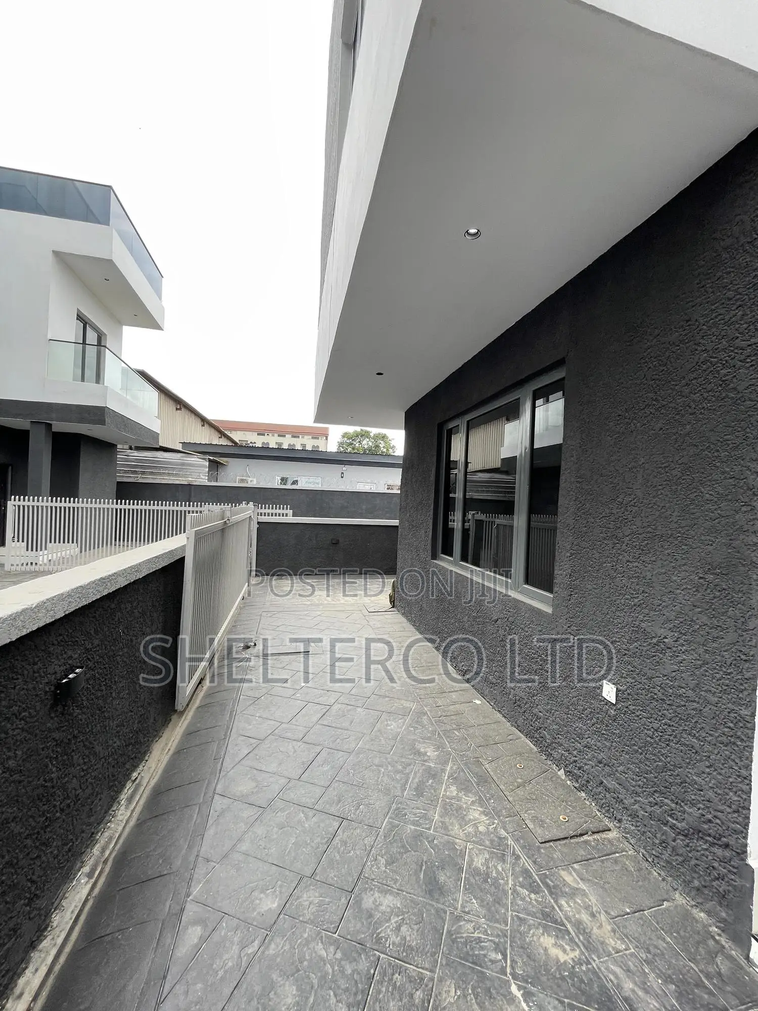 Furnished 5bdrm Duplex in Estate, Adeniyi Jones for rent in Adeniyi Jones