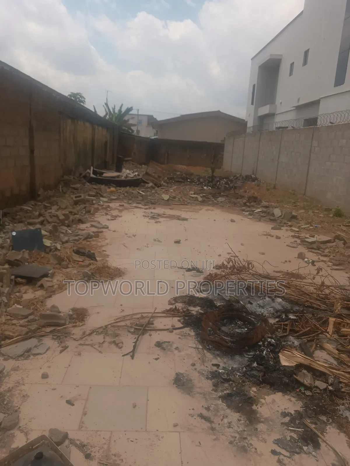 Half Plot of Land in an Estate in New Oko Oba