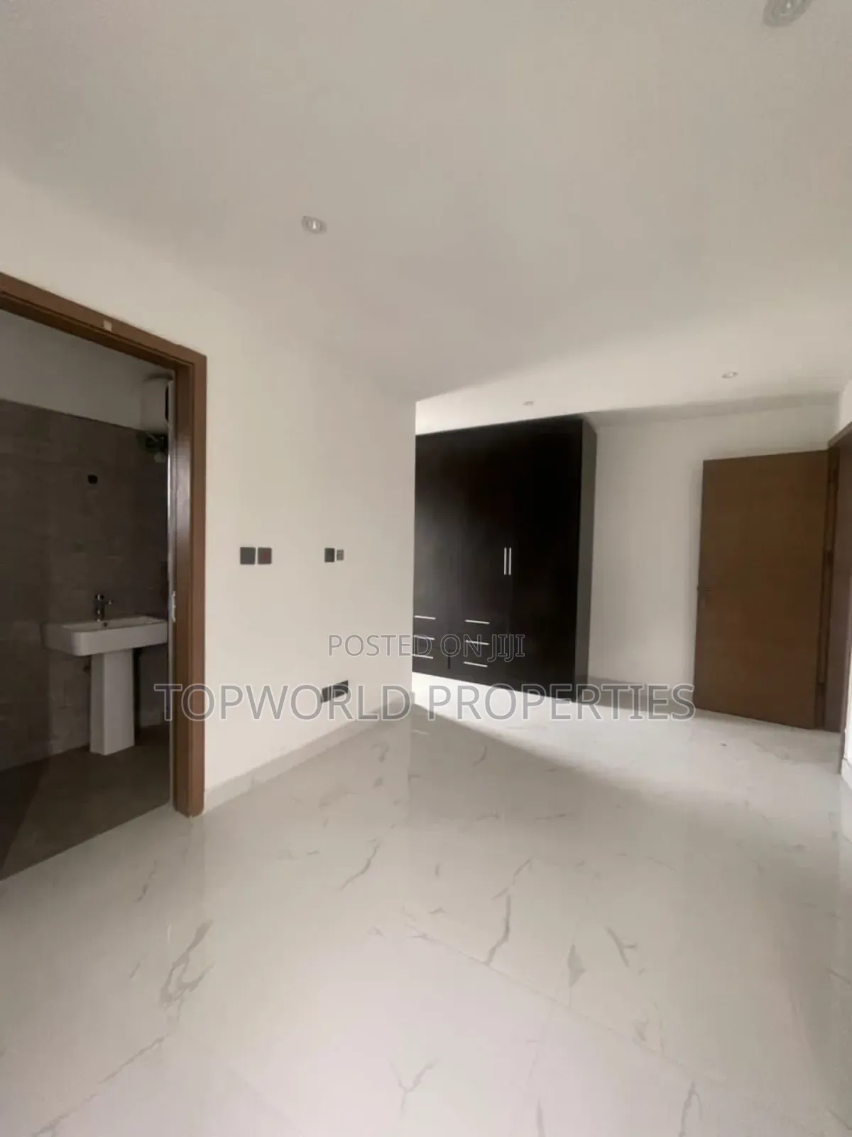 2bdrm Apartment in Ikoyi, Awolowo Road for sale in Awolowo Road