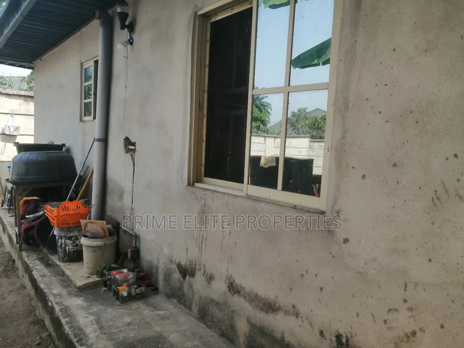 6bdrm Bungalow in Ekom Iman Junction,, Uyo for sale in Uyo