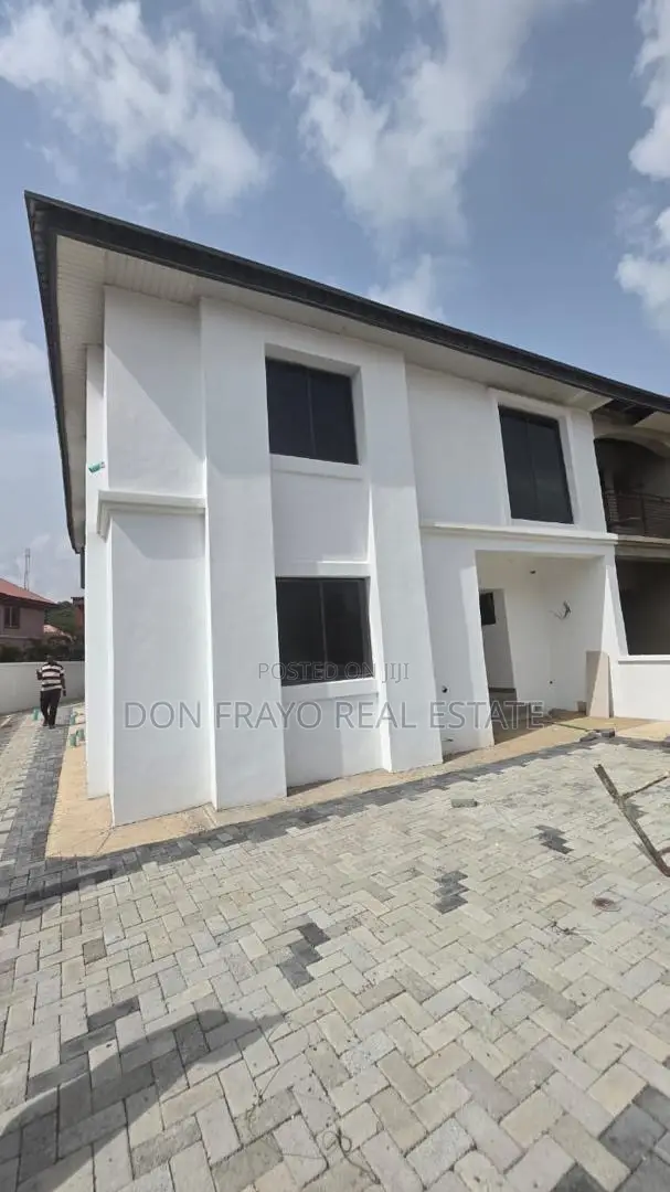 4bdrm Duplex in Iyaganku Gra, Iyanganku for sale in Iyanganku