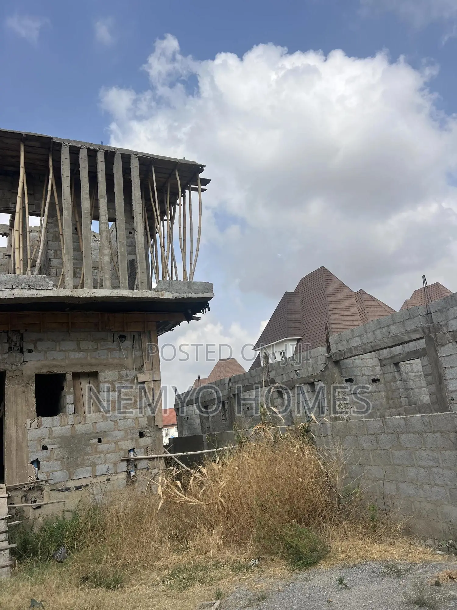 4bdrm Duplex in Apo Nepa for sale in Apo Resettlement