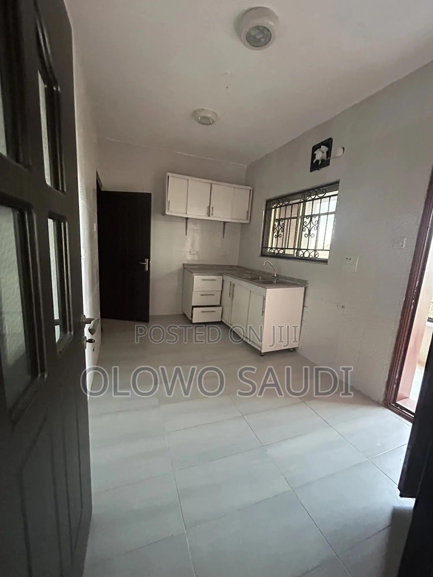 3bdrm Block of Flats in Eko Akete, Abijo for rent in Abijo