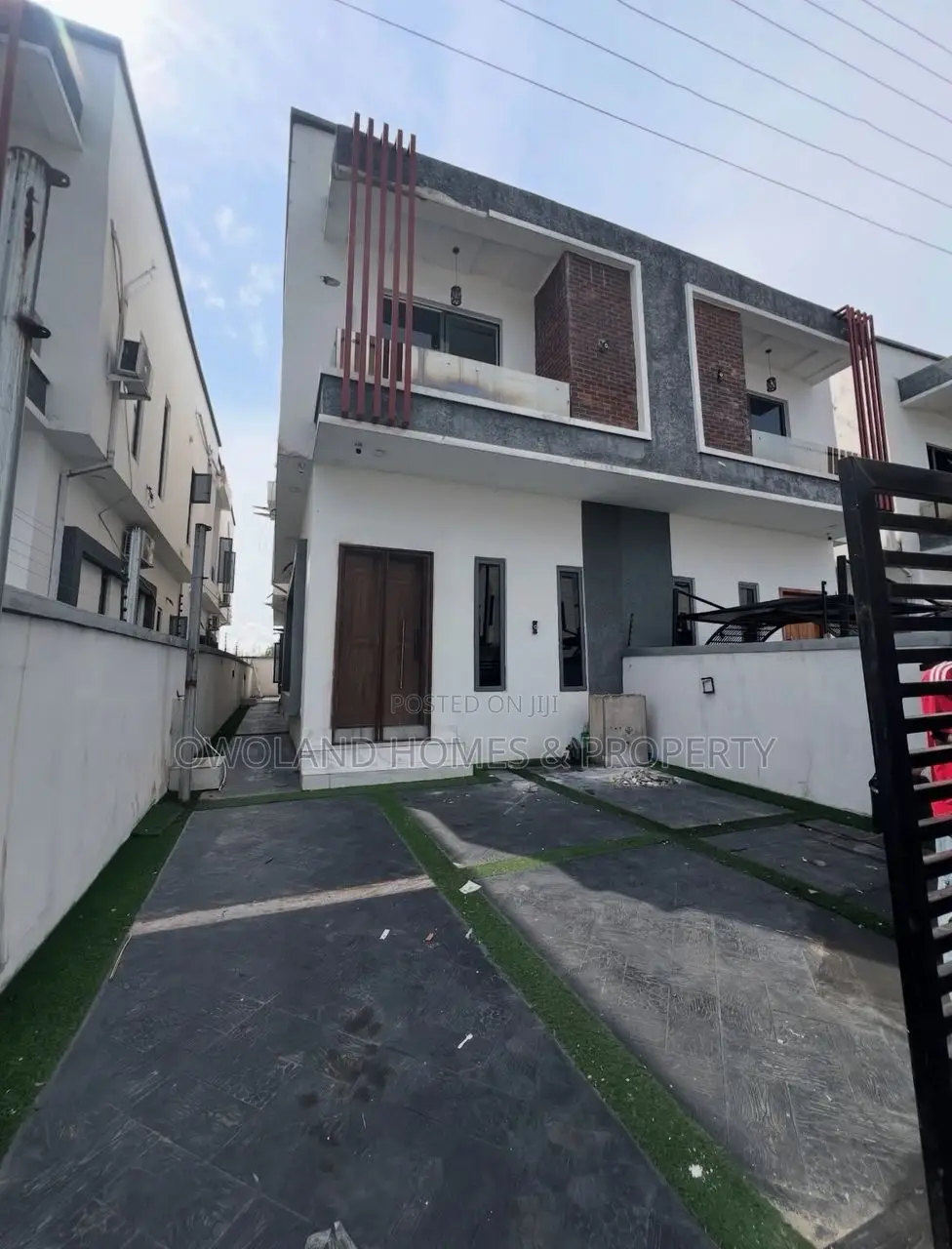 4bdrm Duplex in Chevron Estate for rent in Chevron