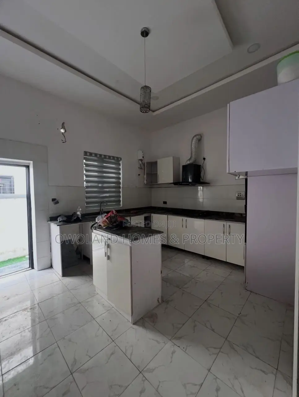 4bdrm Duplex in Chevron Estate for rent in Chevron
