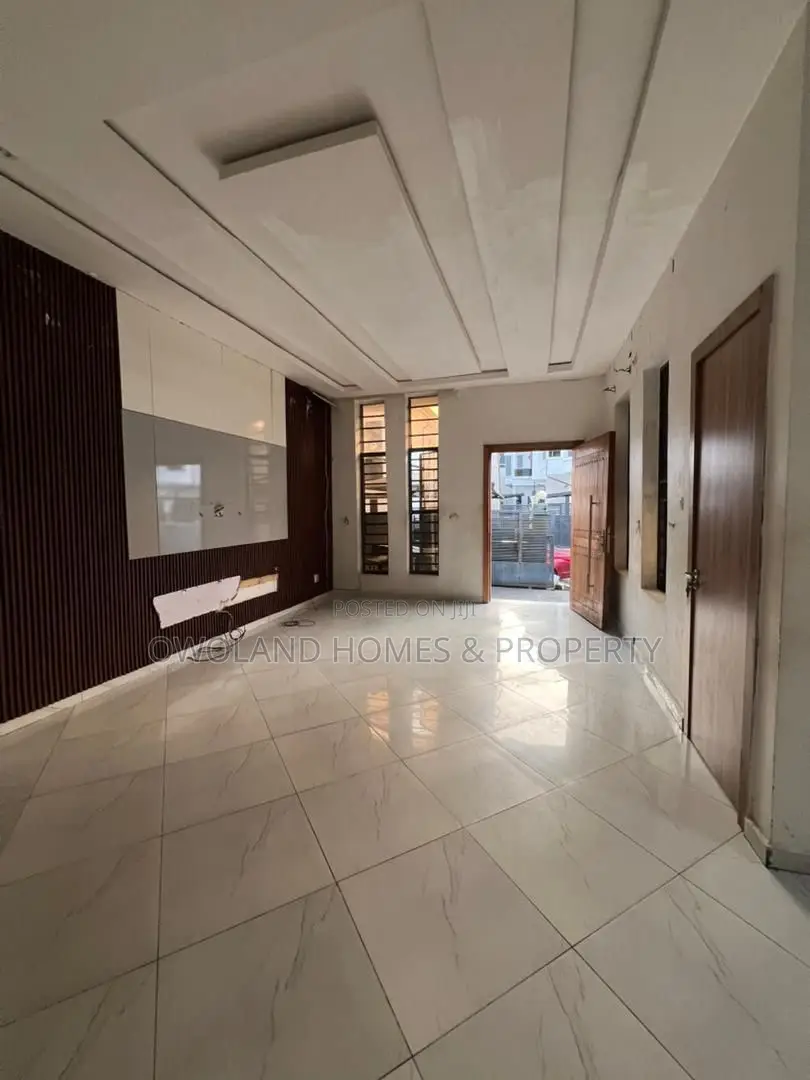 4bdrm Duplex in Orchid Estate, Ikota for rent in Ikota