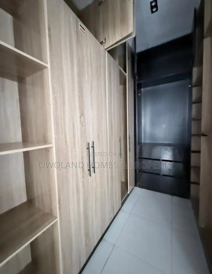 4bdrm Duplex in Ikota Estate for rent in Ikota