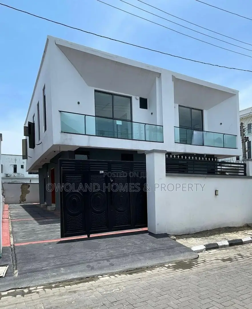 3bdrm Duplex in Chevron Estate for rent in Chevron