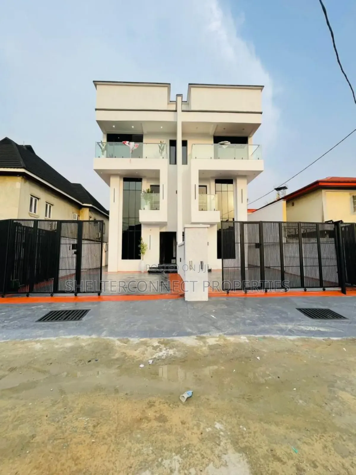 5bdrm Duplex in Adeniyi Jones for sale in Adeniyi Jones
