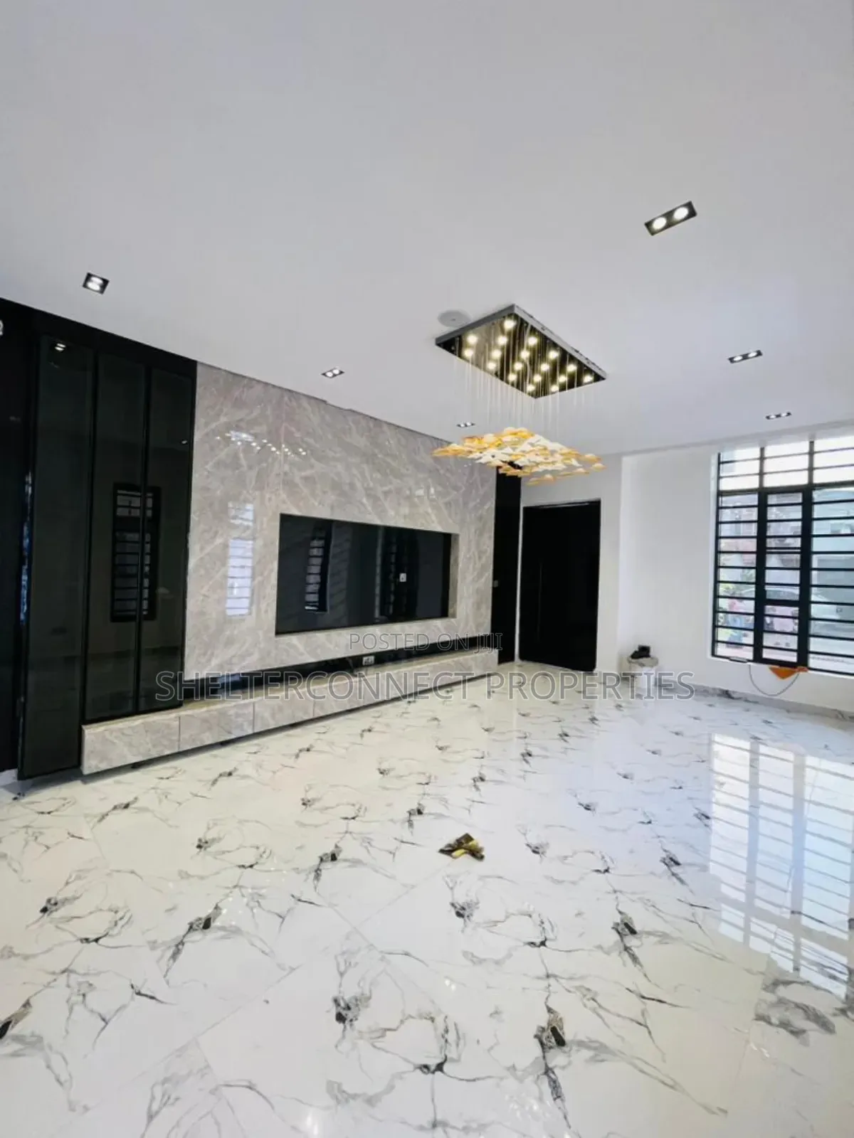 5bdrm Duplex in Adeniyi Jones for sale in Adeniyi Jones