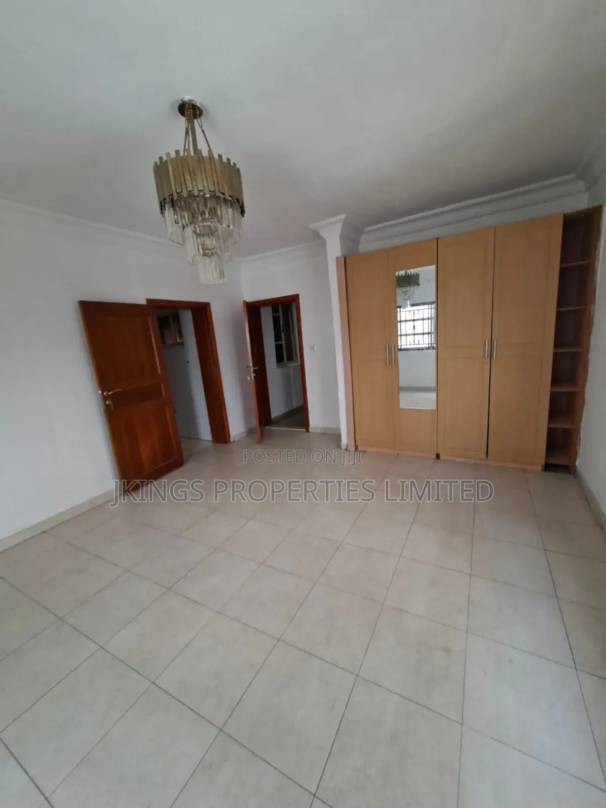 5bdrm Duplex in Mende for sale in Mende