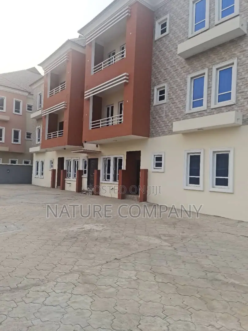 3bdrm Block of Flats in Ikeja Gra for rent in Ikeja GRA