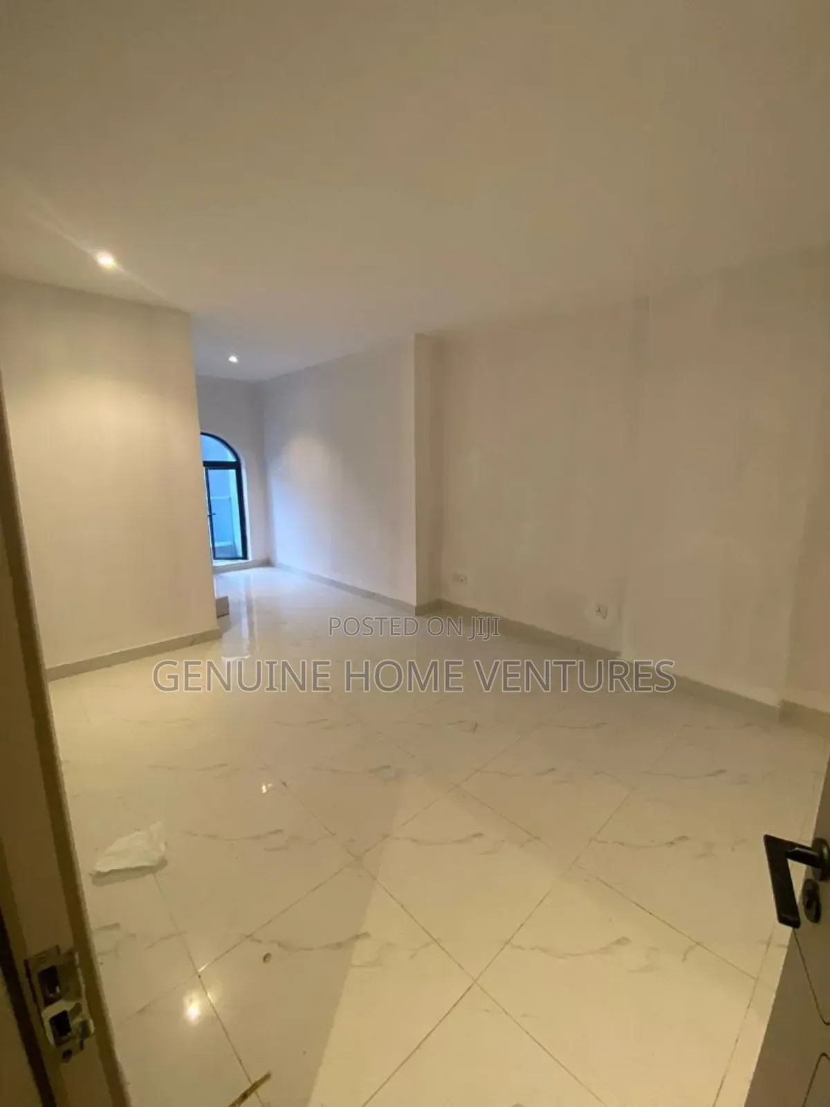 2bdrm Apartment in Ikate for sale in Ikate