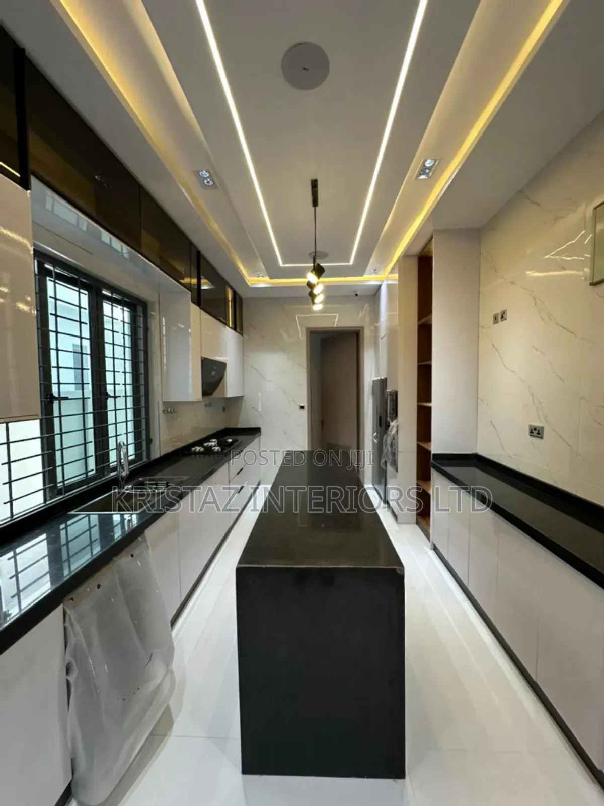 5bdrm Duplex in Lekki Phase 1 for sale in Lekki Phase 1