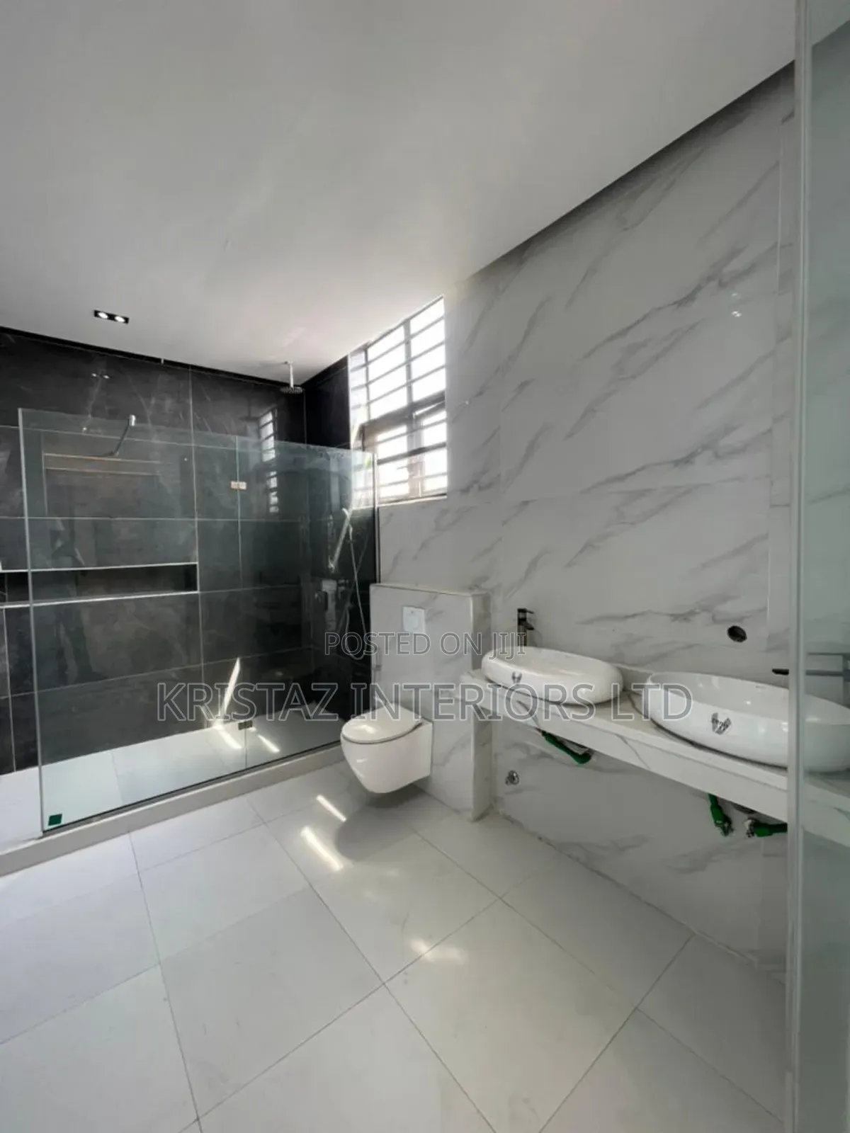 5bdrm Duplex in Chevron for sale in Chevron