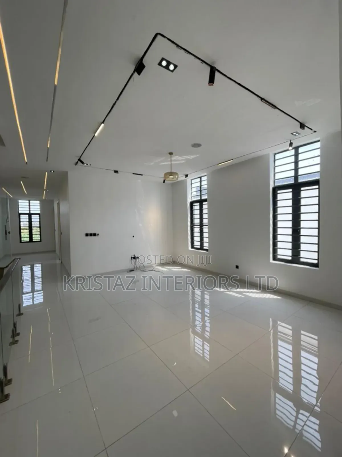 5bdrm Duplex in Chevron for sale in Chevron
