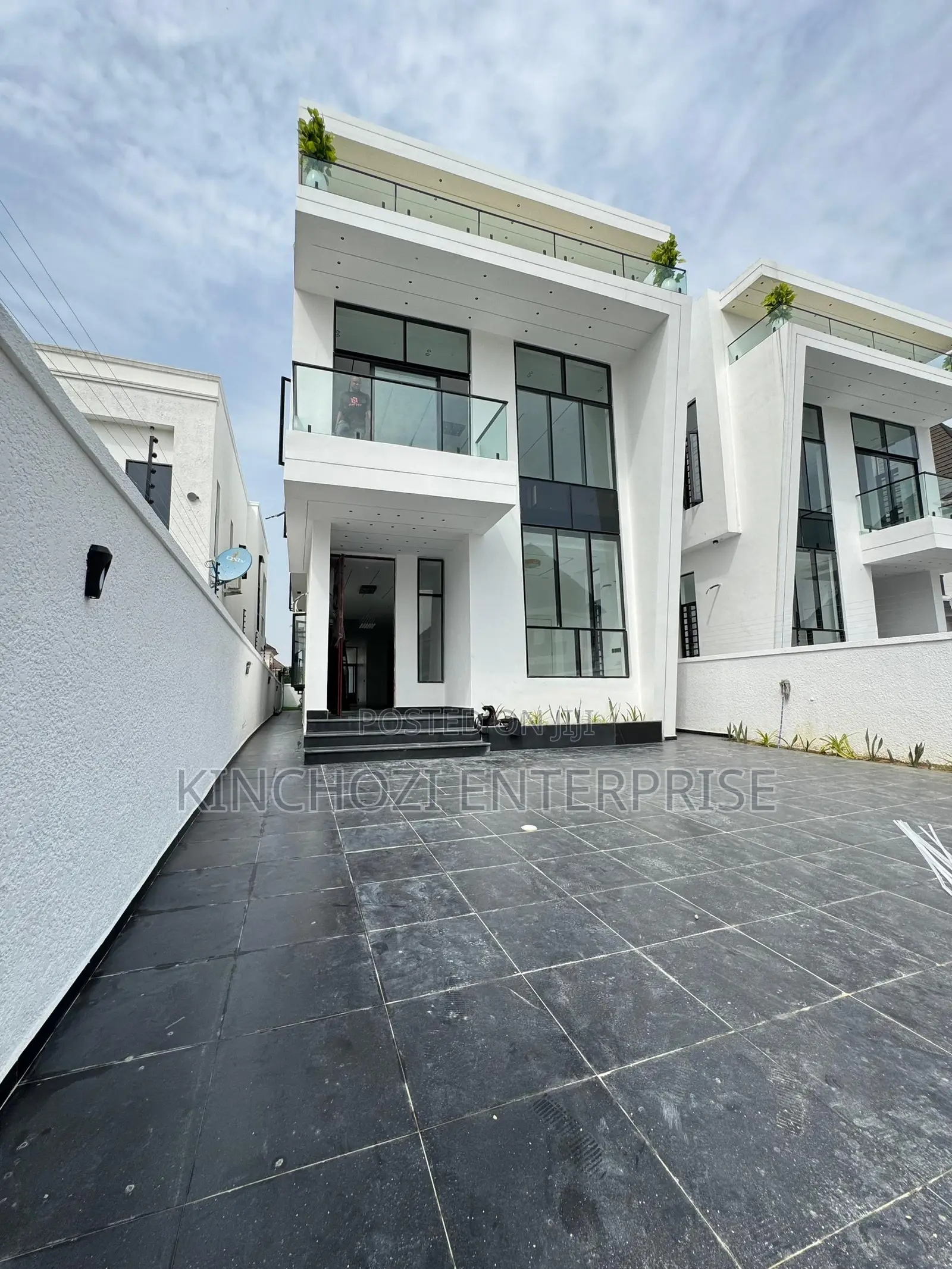 5bdrm Duplex in Sangotedo for sale in Sangotedo