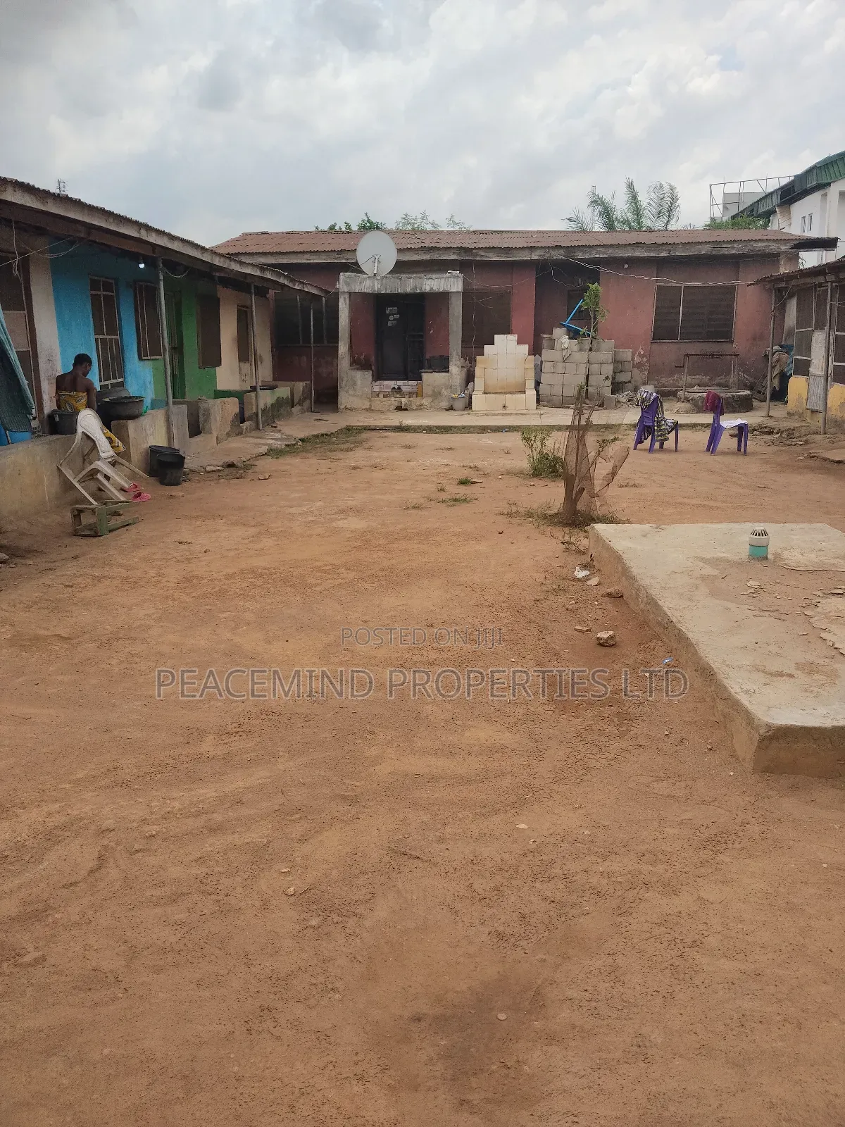 Sales a Plot of Land in Ikotun by College Bus Stop Lagos State #35m in Ikotun / Ikotun/Igando