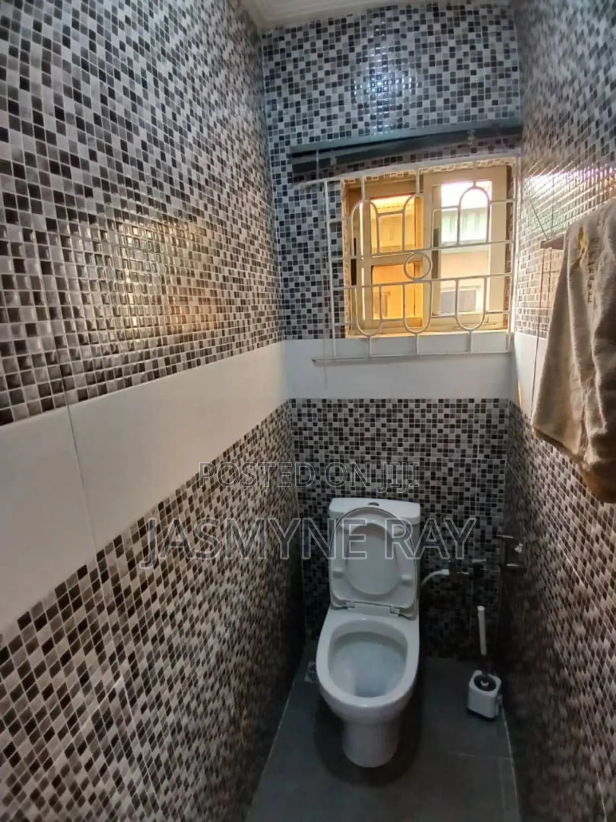 House 5 Single Deluxe Ensuite Room in New Garage / Gbagada