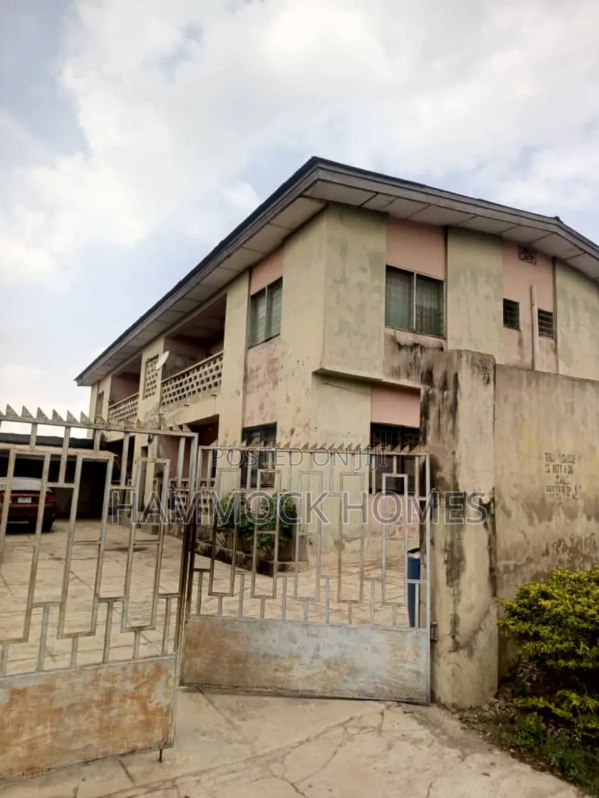 12bdrm Block of Flats in Aromolaran Estate, Agodi for sale in Agodi