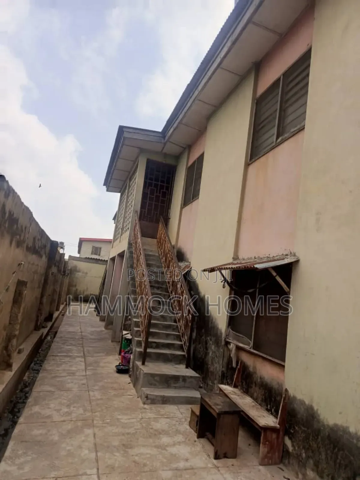 12bdrm Block of Flats in Aromolaran Estate, Agodi for sale in Agodi