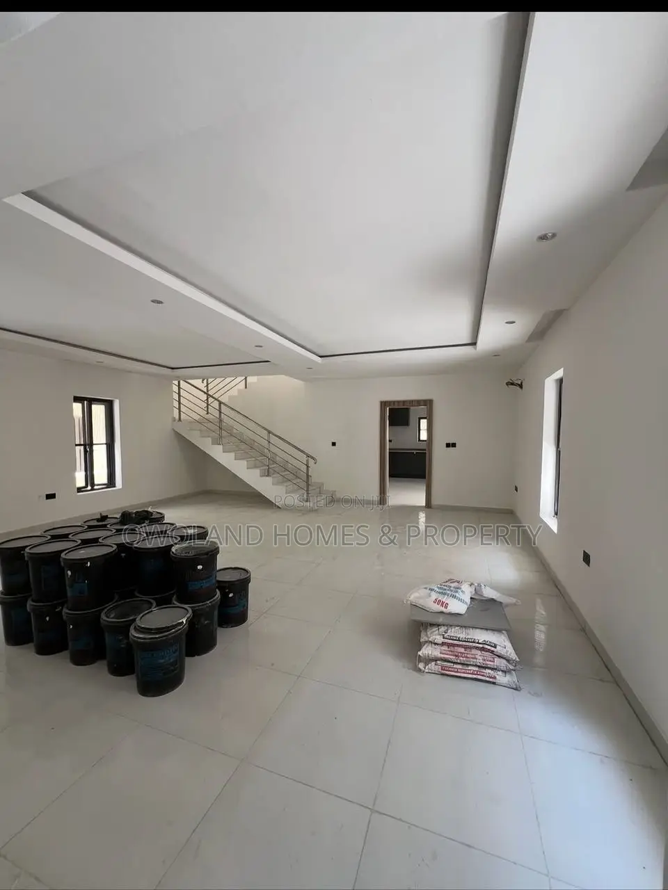 5bdrm Duplex in Chevron Estate for rent in Chevron