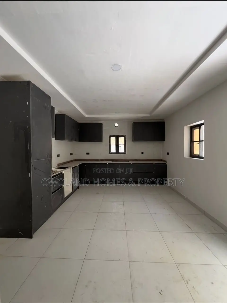 5bdrm Duplex in Chevron Estate for rent in Chevron