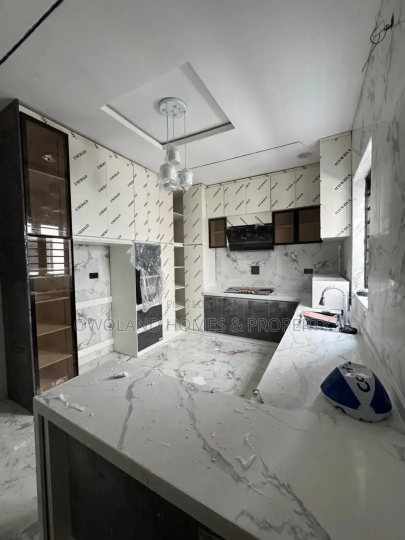 4bdrm Duplex in Idado Estate for rent in Idado