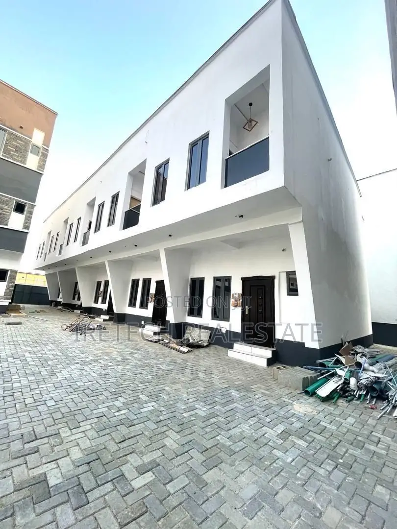 3 Bedroom Terrace In A Serene Neighborhood in VGC / Ajah
