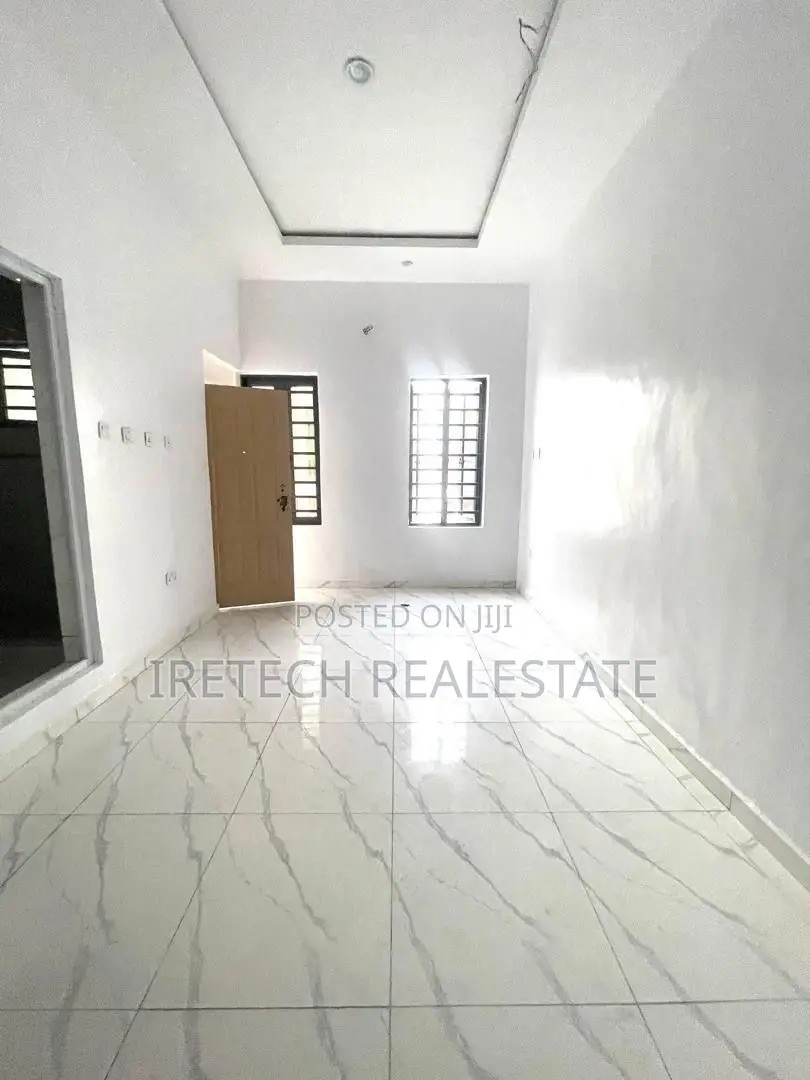 3 Bedroom Terrace In A Serene Neighborhood in VGC / Ajah