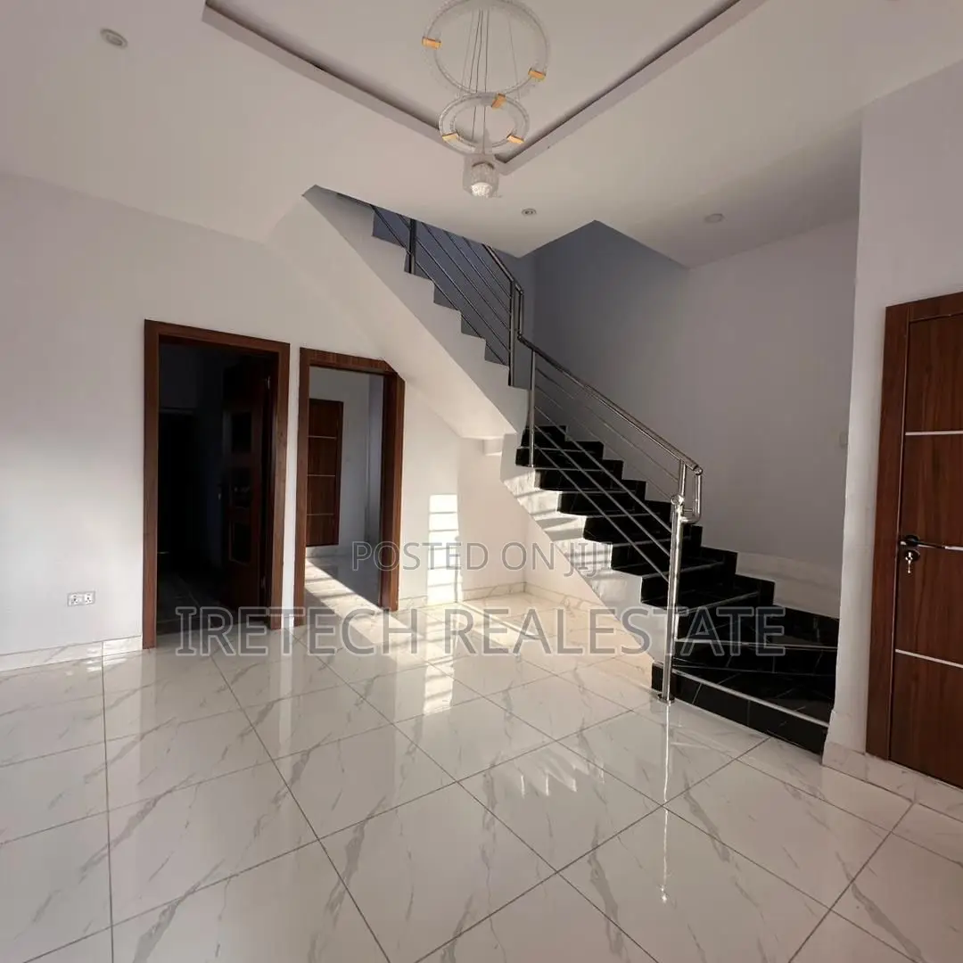 3bdrm Duplex in Mobil Road Ajah for sale in VGC / Ajah