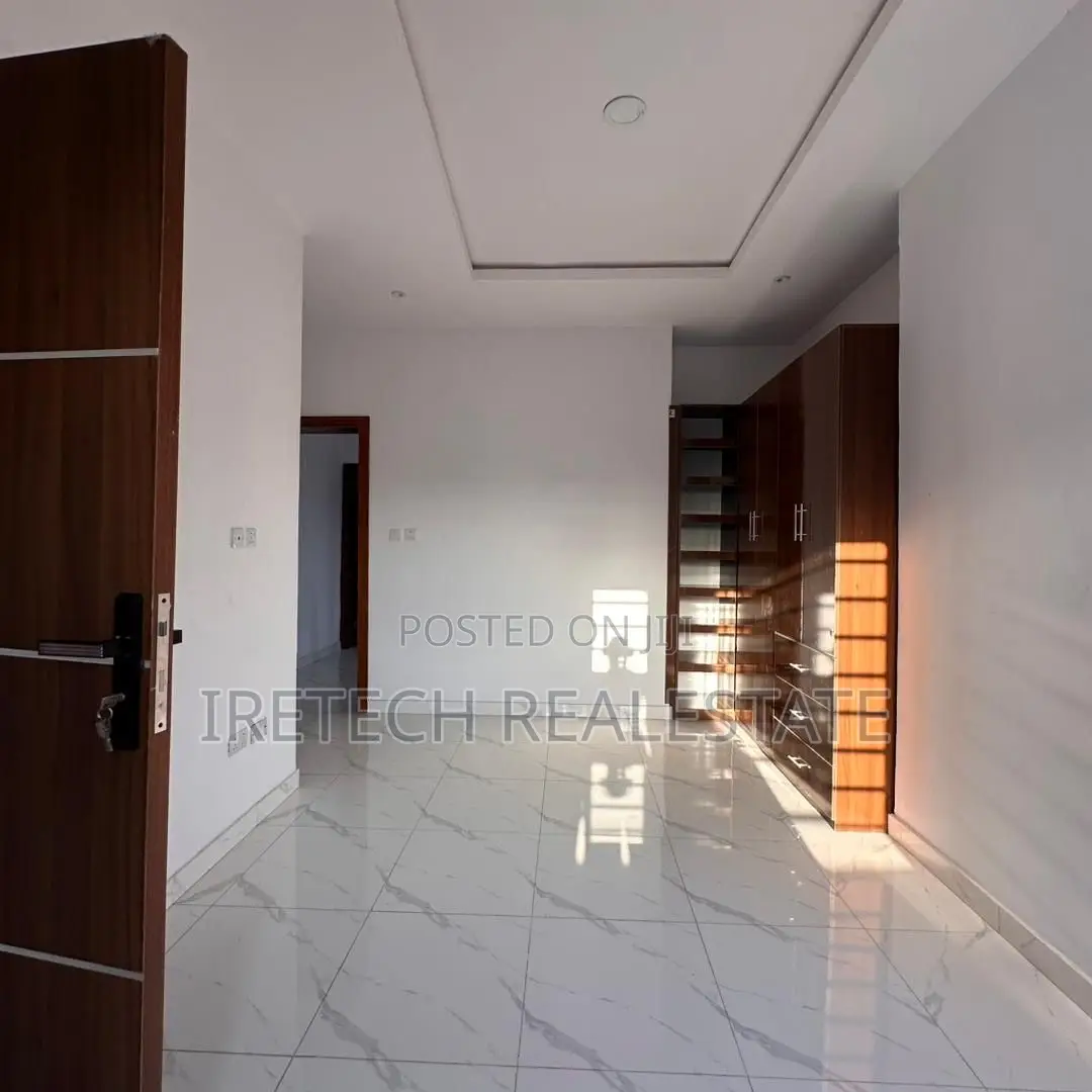 3bdrm Duplex in Mobil Road Ajah for sale in VGC / Ajah