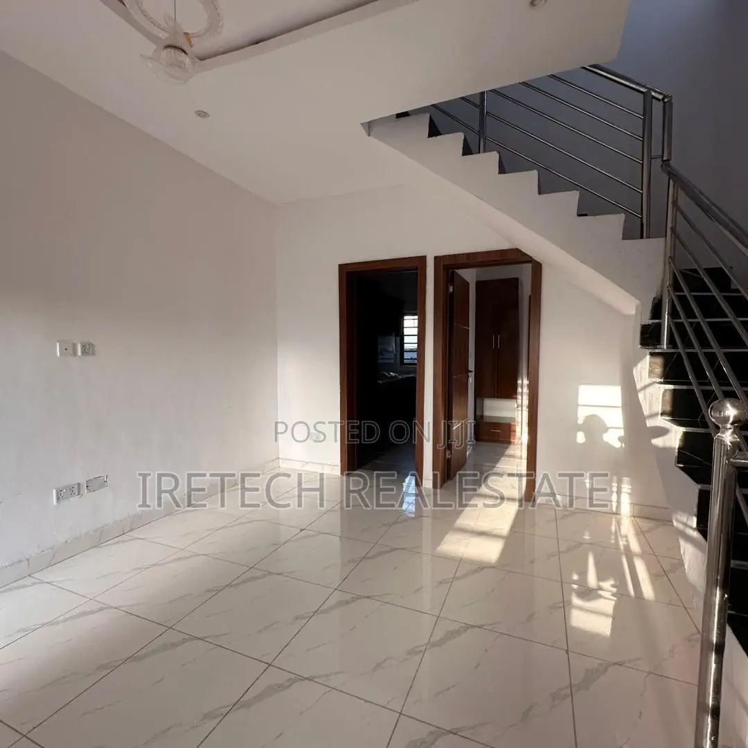 3bdrm Duplex in Mobil Road Ajah for sale in VGC / Ajah