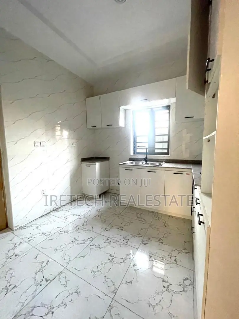 2bdrm Apartment in Mobil Road Ajah, Off Lekki-Epe Expressway for sale in Off Lekki-Epe Expressway