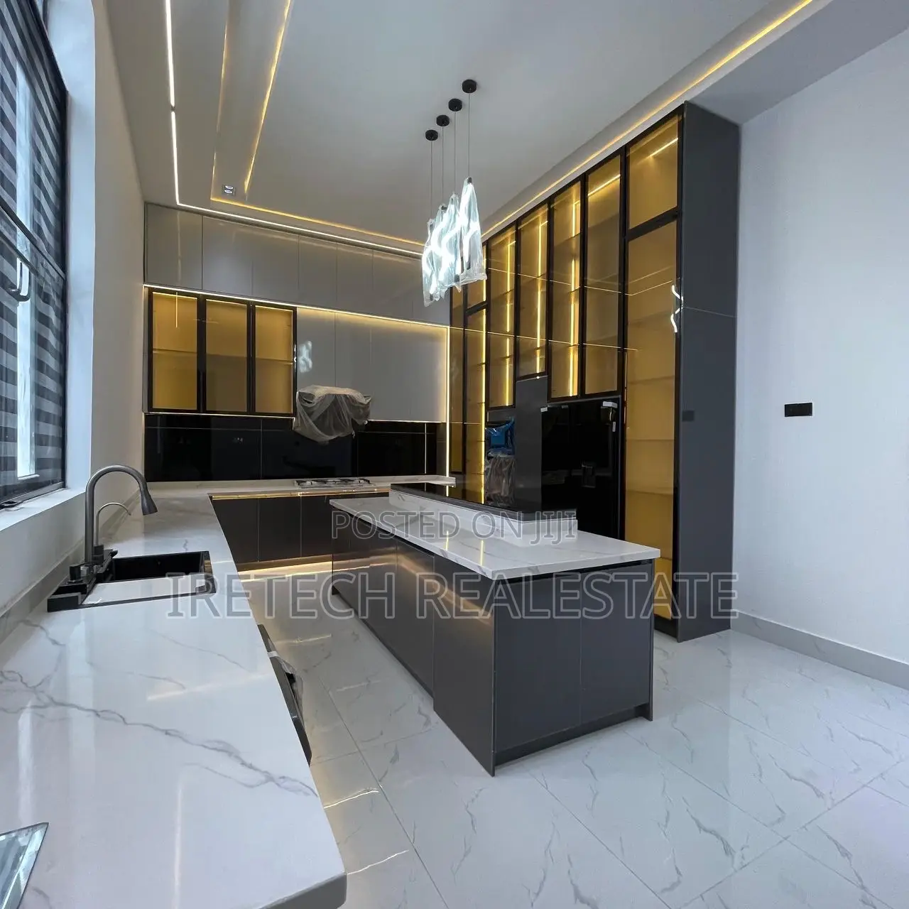 5bdrm Duplex in Megamound Estate for sale in Ikota