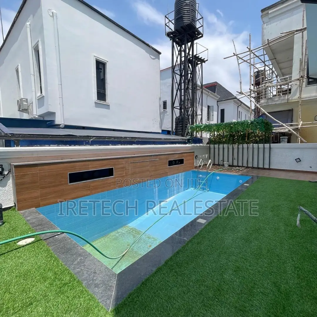 5bdrm Duplex in Megamound Estate for sale in Ikota