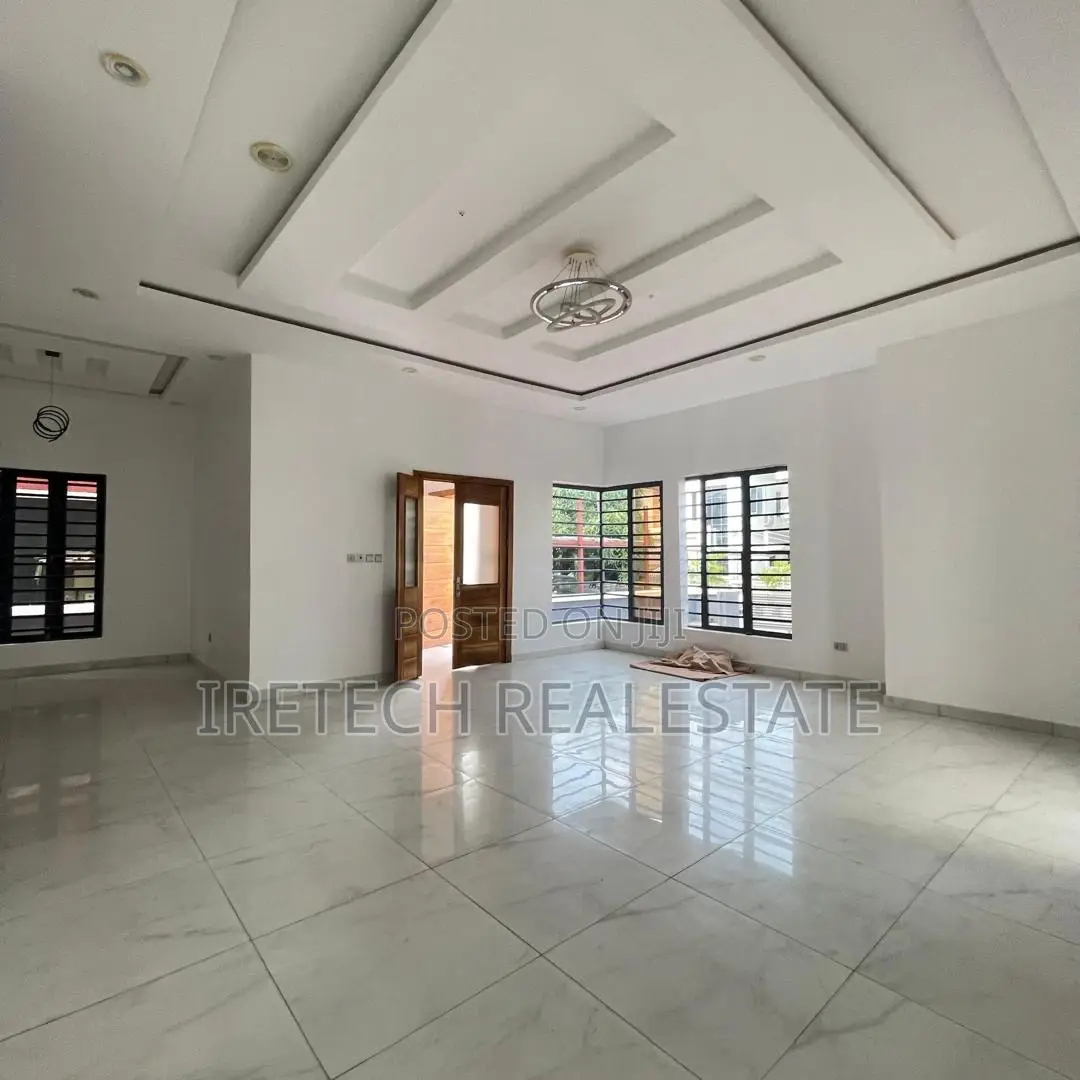 4bdrm Duplex in Lekki County for sale in Ikota