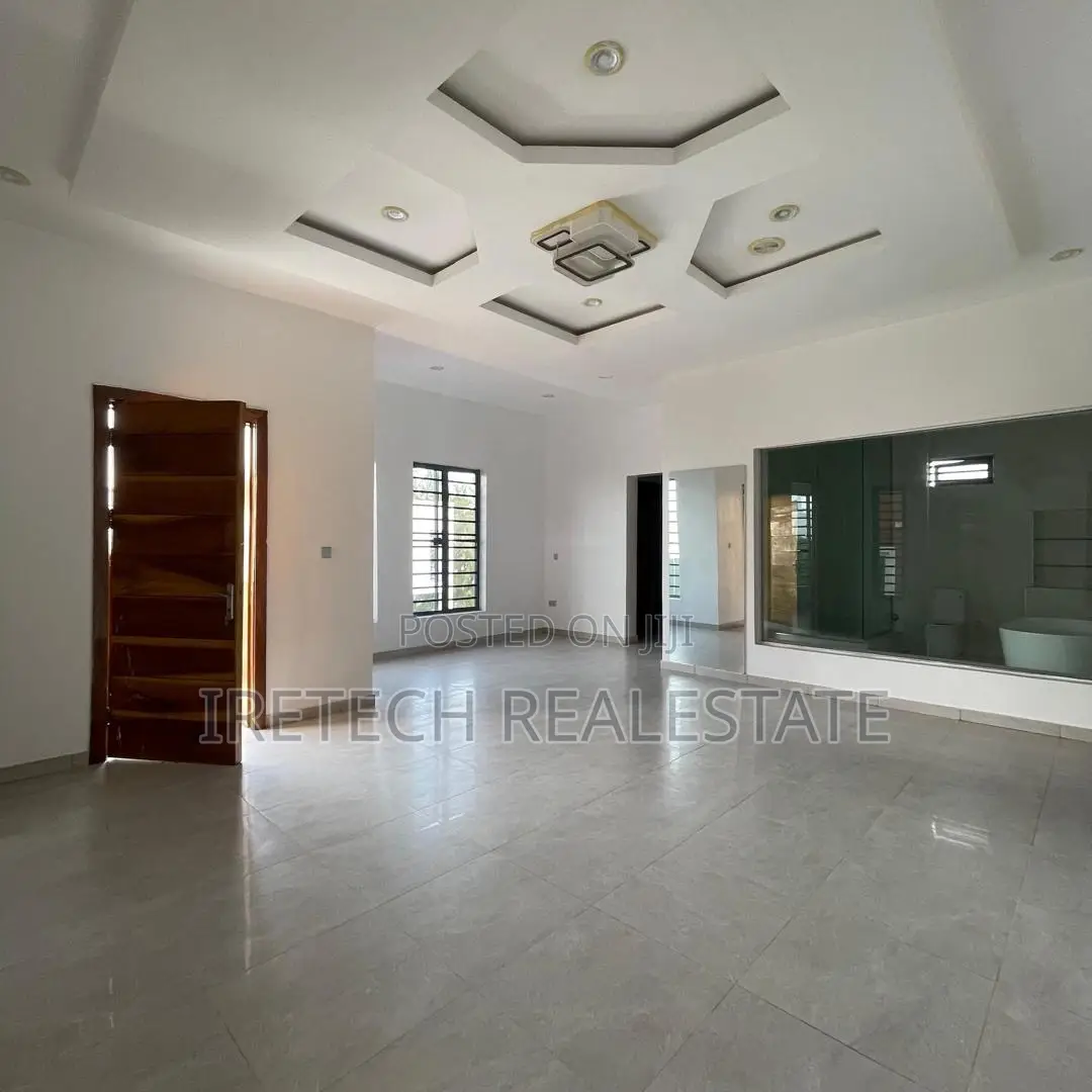 4bdrm Duplex in Lekki County for sale in Ikota