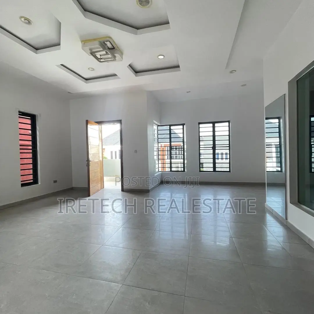4bdrm Duplex in Lekki County for sale in Ikota
