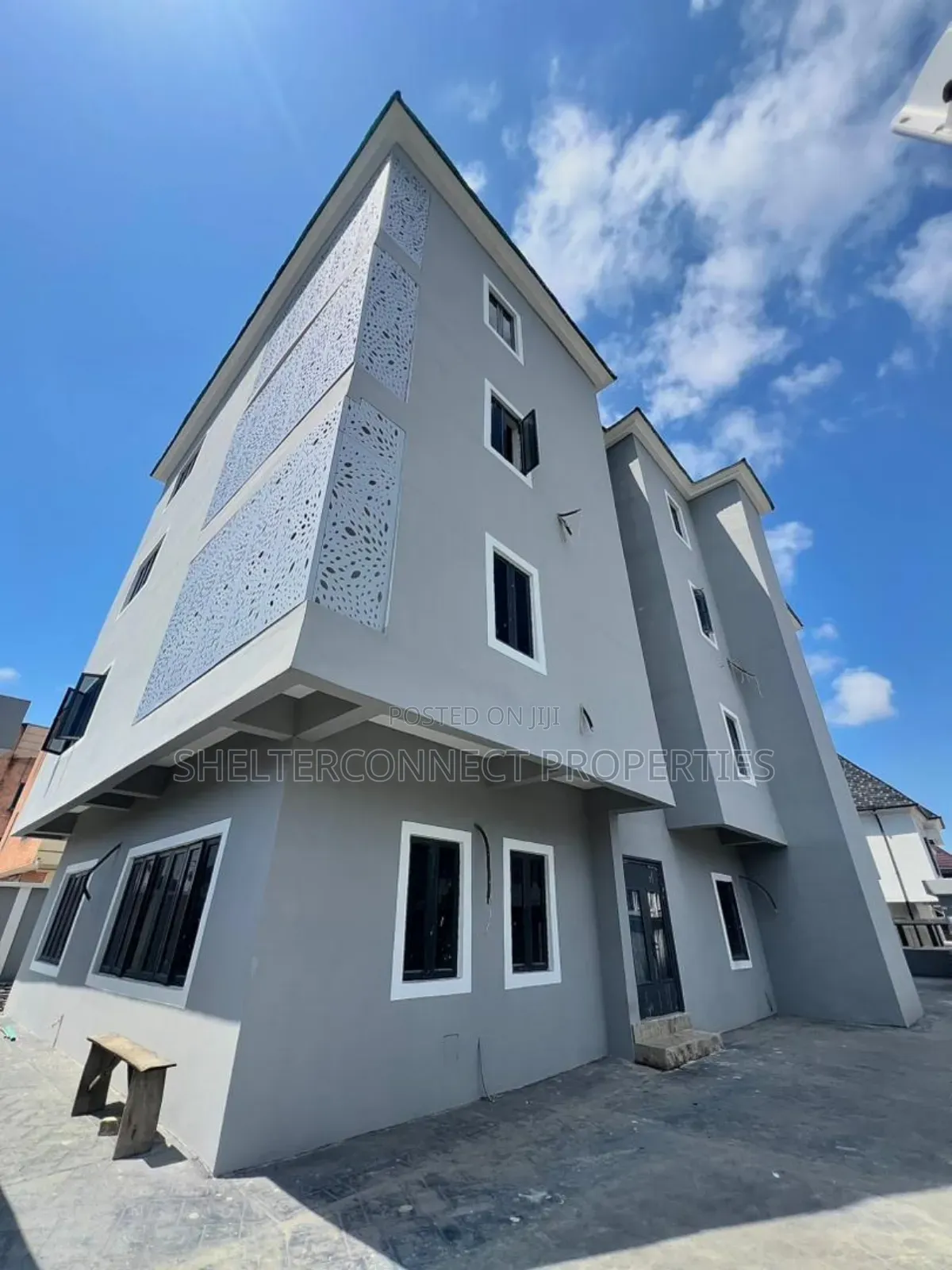 Office Space on 3 Floors With Elevator in Chevron