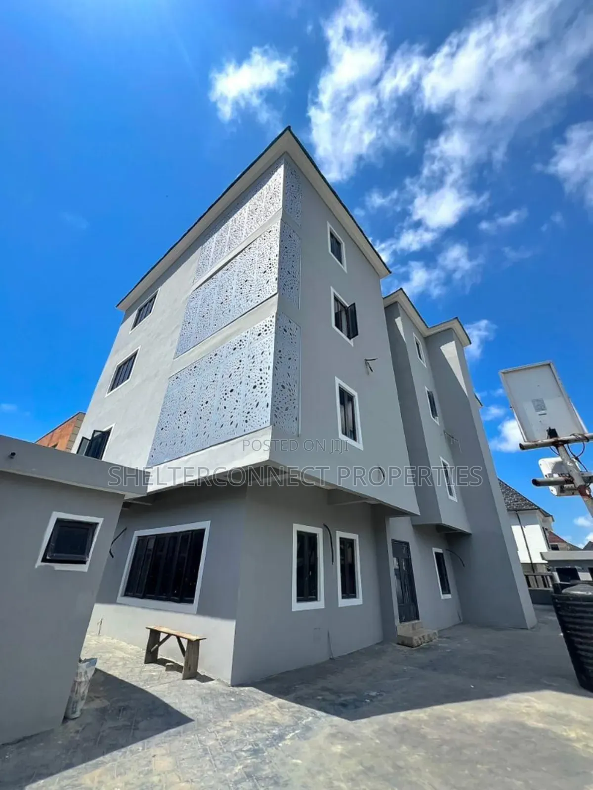 Office Space on 3 Floors With Elevator in Chevron