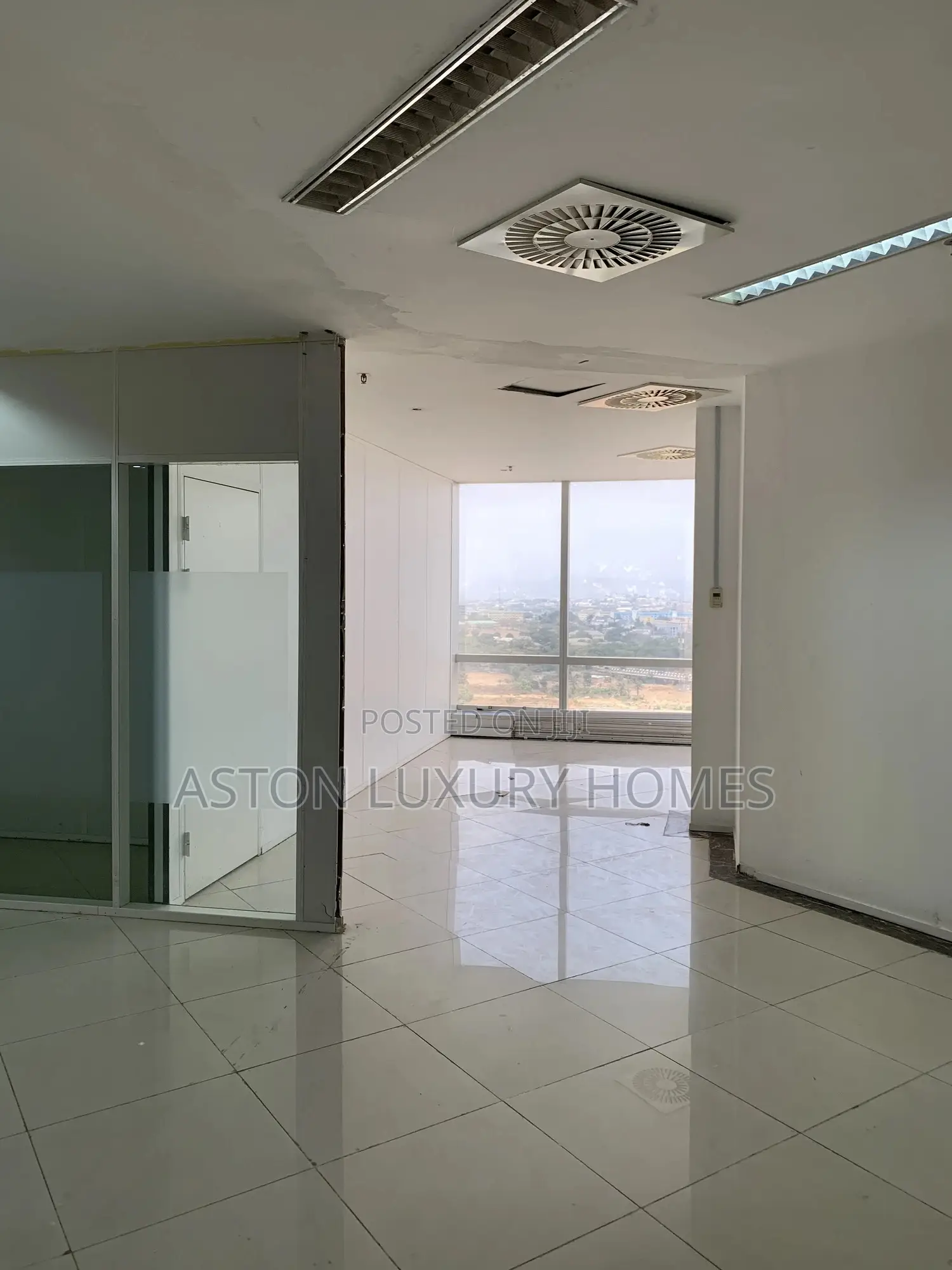 147sqm Modern and Spacious Workspace in Central Business District