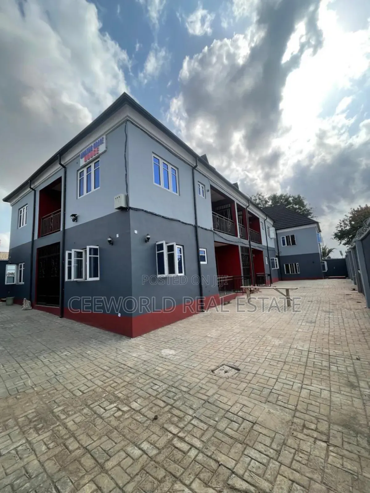 1bdrm Apartment in Ologolo Estate, Jericho for rent in Jericho