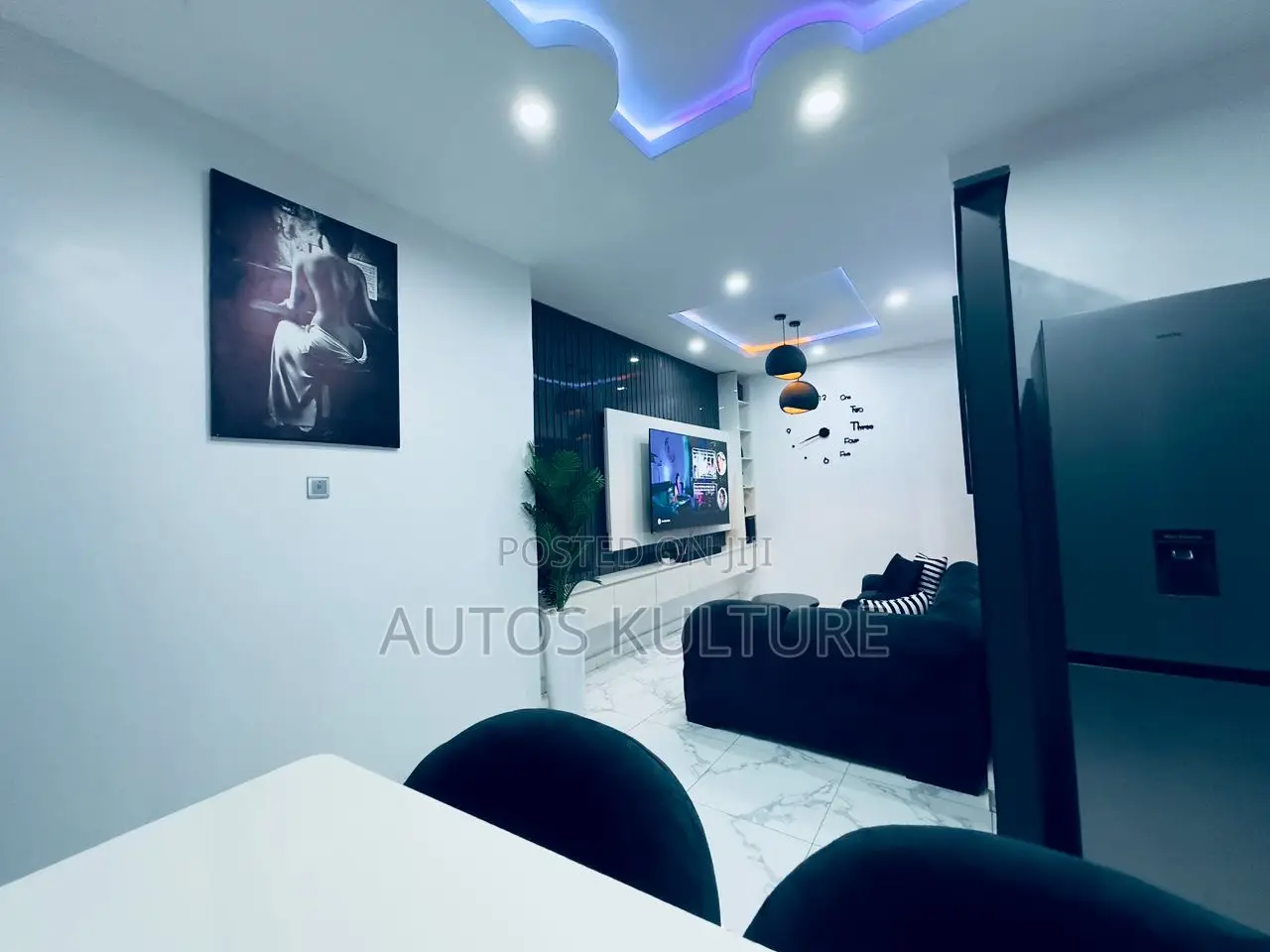 Haven’S Kulture in Phase 1 / Gbagada