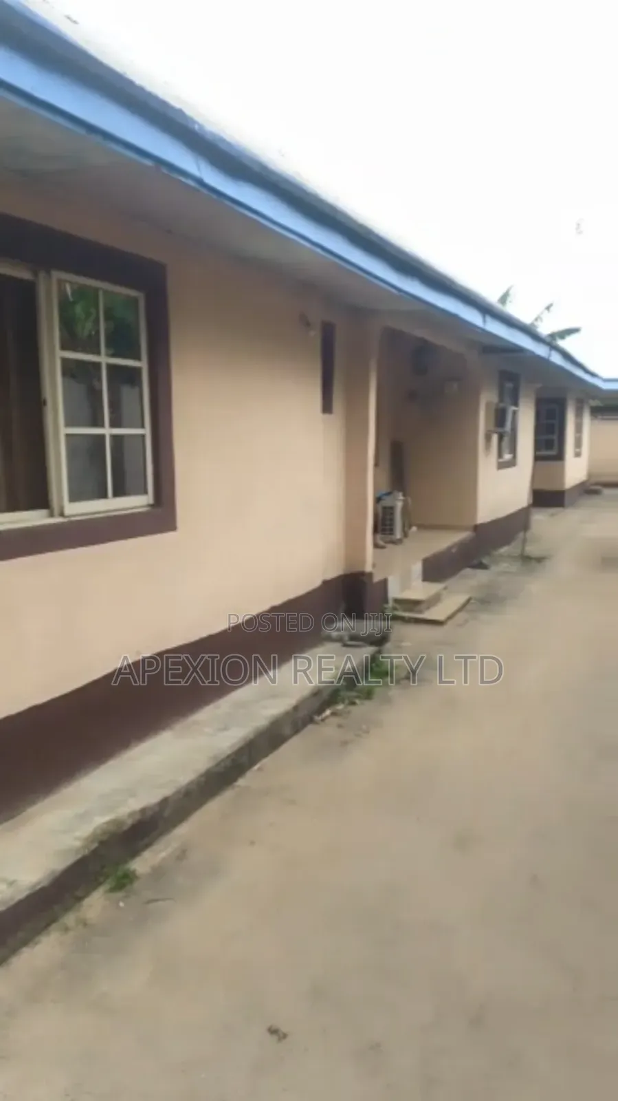 2bdrm Block of Flats in Lord Chosen for sale in East West Road