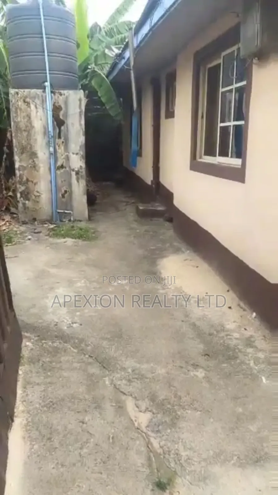 2bdrm Block of Flats in Lord Chosen for sale in East West Road